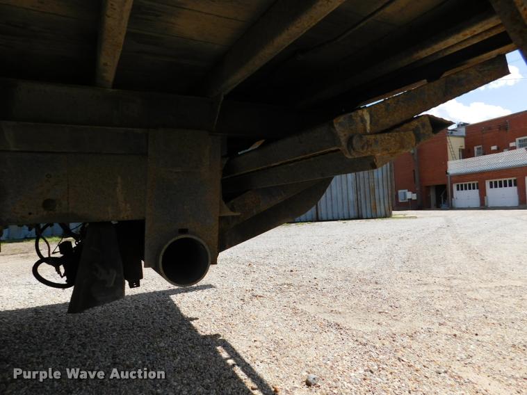 image for item DB9492 1998 Chevrolet W3500 box truck