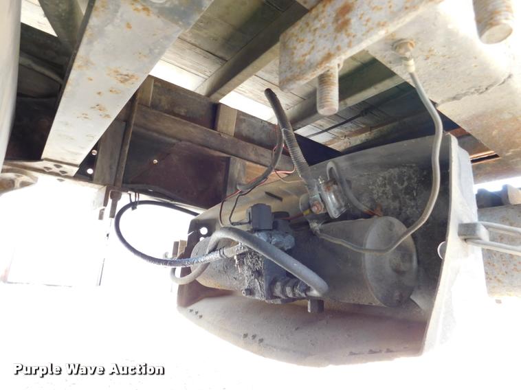 image for item DB9492 1998 Chevrolet W3500 box truck