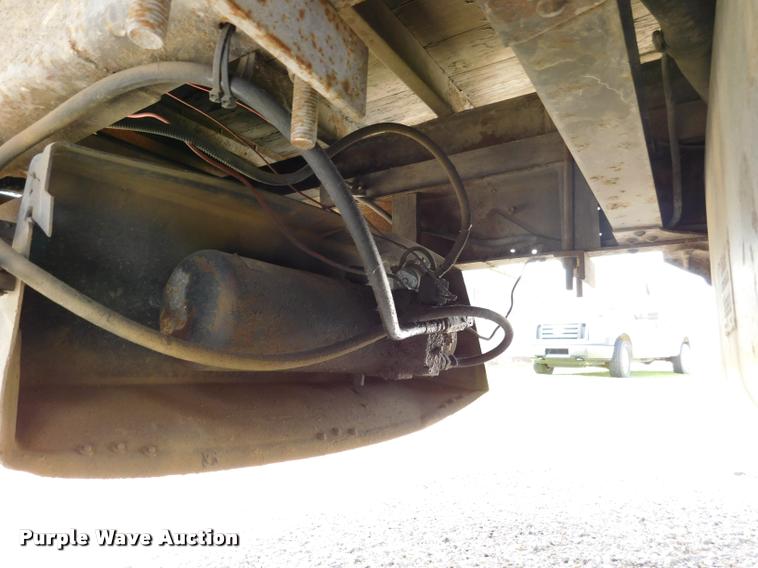 image for item DB9492 1998 Chevrolet W3500 box truck