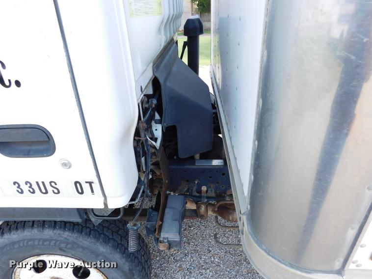 image for item DB9492 1998 Chevrolet W3500 box truck