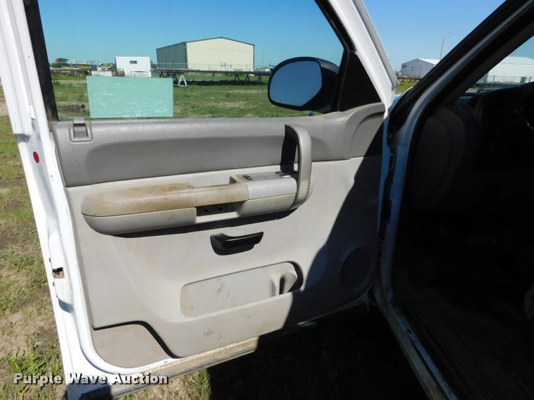 image for item DB9495 2009 GMC Sierra 2500HD pickup truck