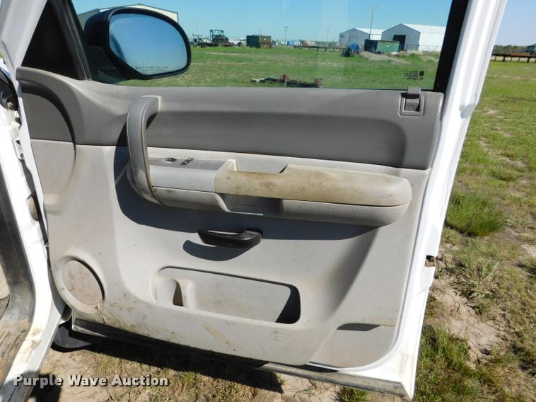 image for item DB9495 2009 GMC Sierra 2500HD pickup truck