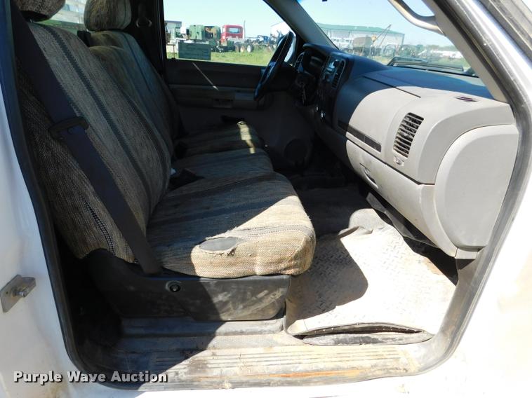 image for item DB9495 2009 GMC Sierra 2500HD pickup truck