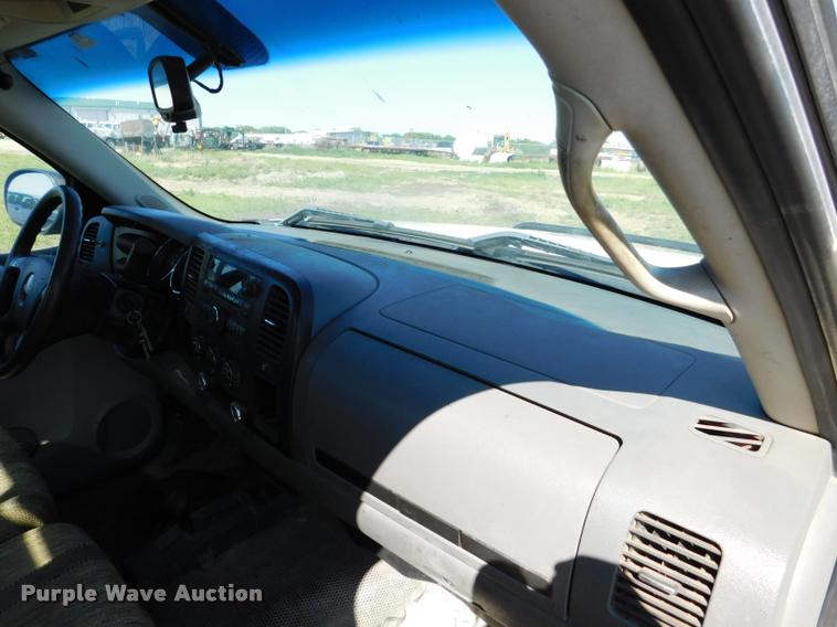 image for item DB9495 2009 GMC Sierra 2500HD pickup truck