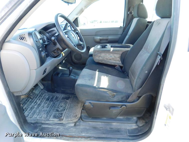 image for item DB9496 2009 GMC Sierra 2500HD pickup truck