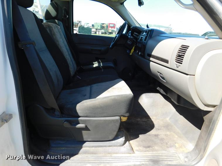 image for item DB9496 2009 GMC Sierra 2500HD pickup truck