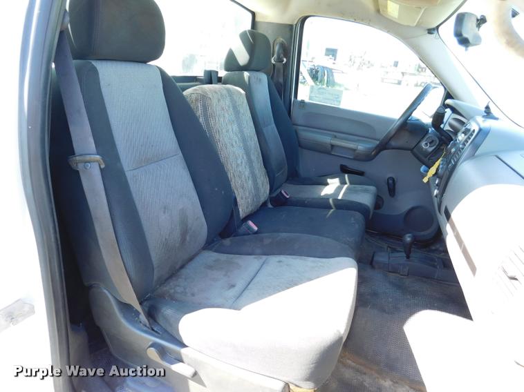 image for item DB9496 2009 GMC Sierra 2500HD pickup truck