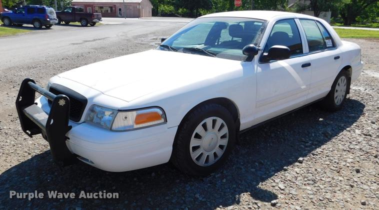 image for item DB9498 2009 Ford Crown Victoria Police Interceptor