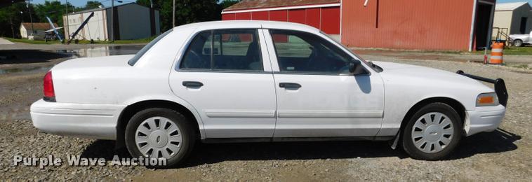 image for item DB9498 2009 Ford Crown Victoria Police Interceptor