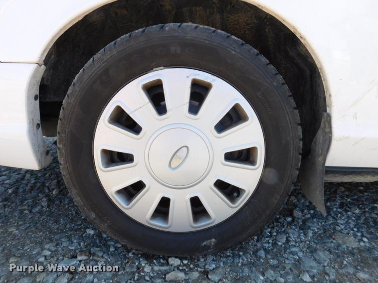 image for item DB9498 2009 Ford Crown Victoria Police Interceptor