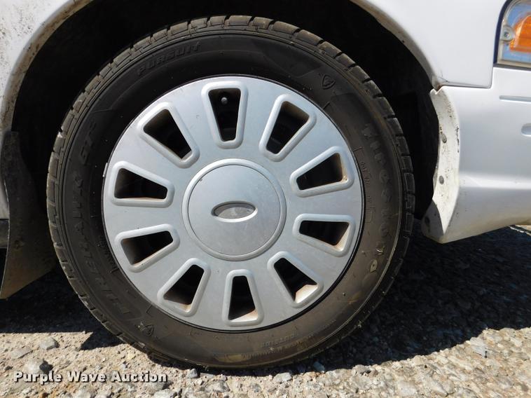 image for item DB9498 2009 Ford Crown Victoria Police Interceptor