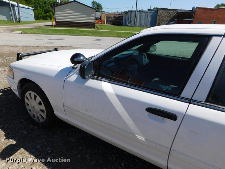 image for item DB9498 2009 Ford Crown Victoria Police Interceptor