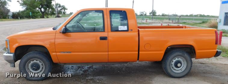 image for item DB9499 1998 GMC Sierra 1500 SL Ext. Cab pickup truck