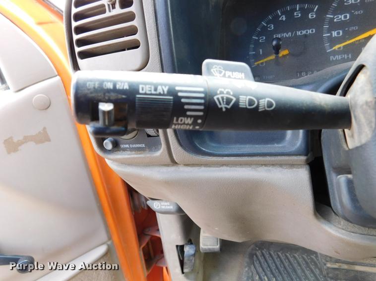 image for item DB9499 1998 GMC Sierra 1500 SL Ext. Cab pickup truck