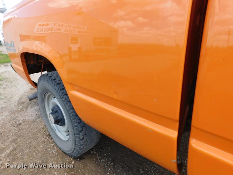 image for item DB9499 1998 GMC Sierra 1500 SL Ext. Cab pickup truck