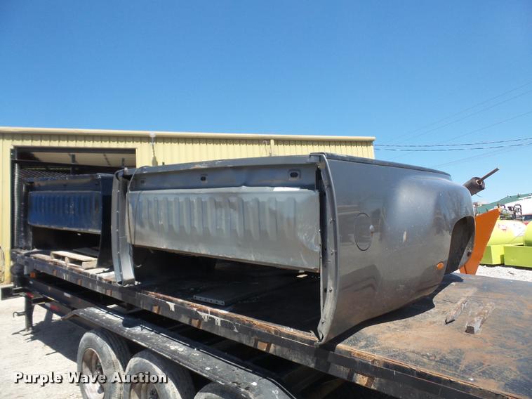 image for item DC9242 (2) Chevrolet Silverado 3500 pickup truck beds