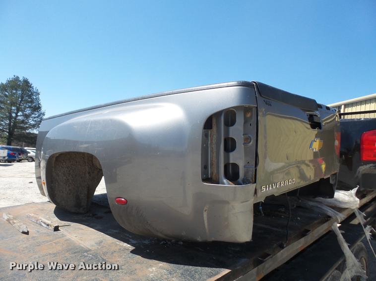image for item DC9242 (2) Chevrolet Silverado 3500 pickup truck beds