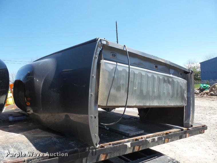 image for item DC9242 (2) Chevrolet Silverado 3500 pickup truck beds