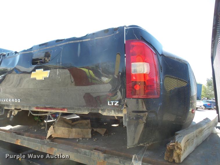 image for item DC9242 (2) Chevrolet Silverado 3500 pickup truck beds
