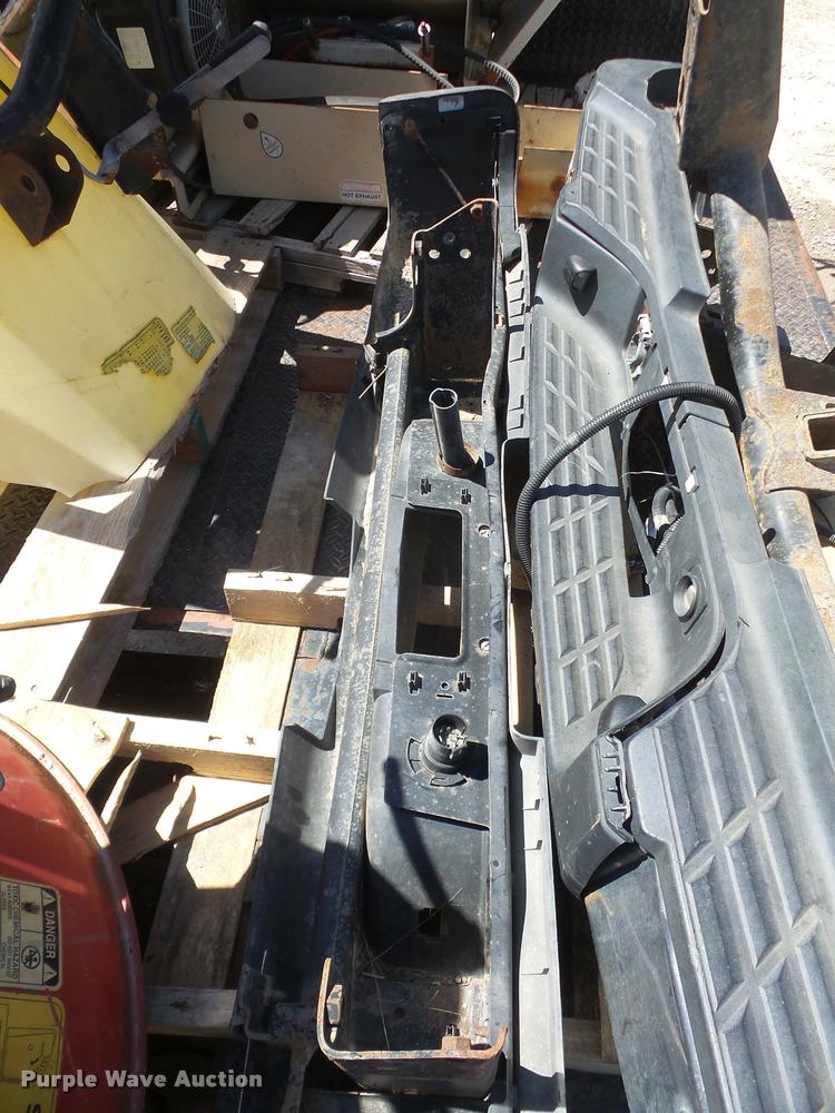 image for item DC9242 (2) Chevrolet Silverado 3500 pickup truck beds