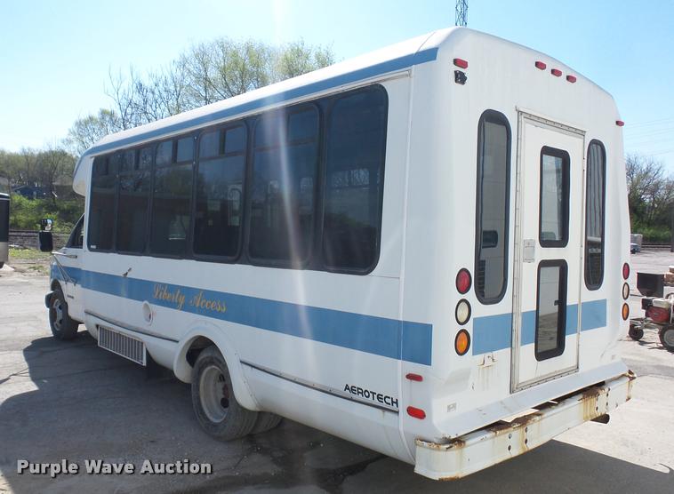 image for item DD9262 2001 Chevrolet Express G3500 shuttle bus