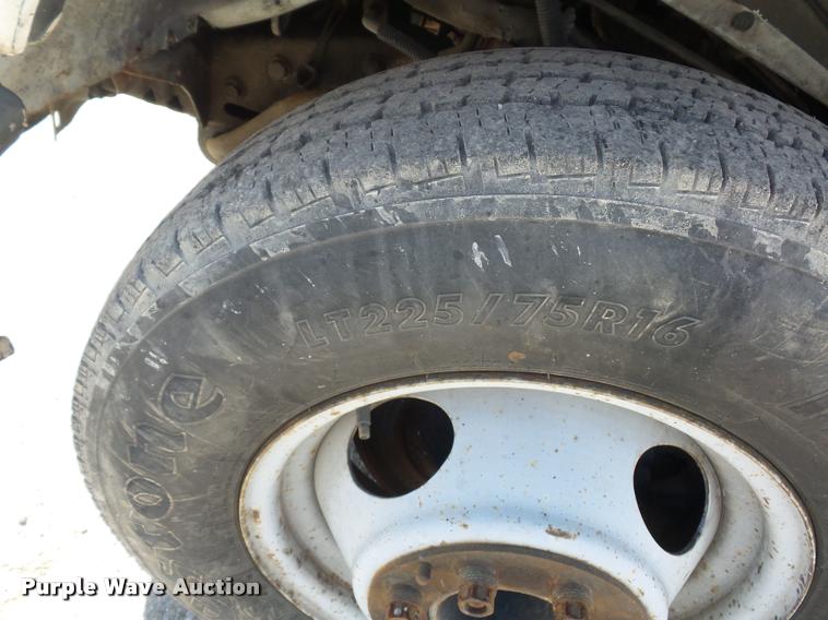 image for item DD9262 2001 Chevrolet Express G3500 shuttle bus