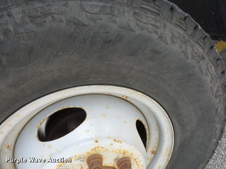 image for item DD9494 2002 Ford F350 Super Duty dump bed pickup truck