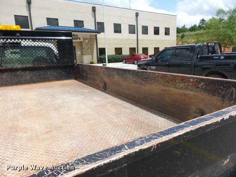 image for item DD9494 2002 Ford F350 Super Duty dump bed pickup truck