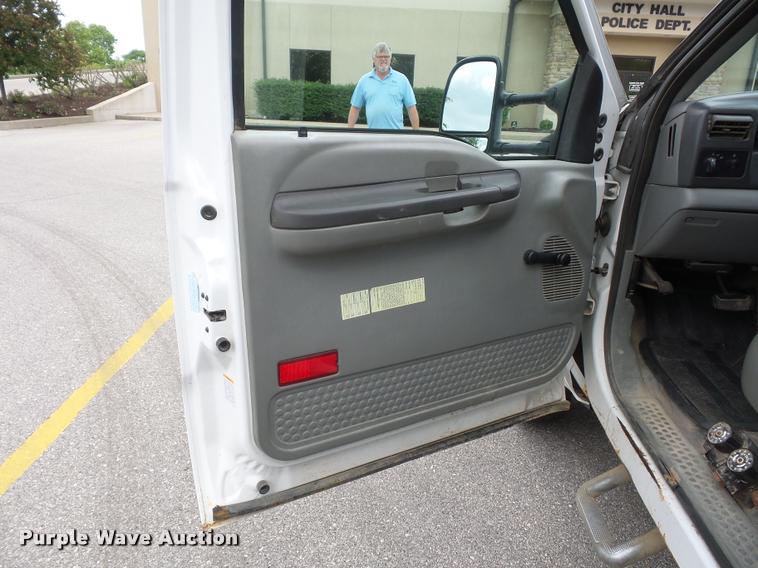 image for item DD9494 2002 Ford F350 Super Duty dump bed pickup truck