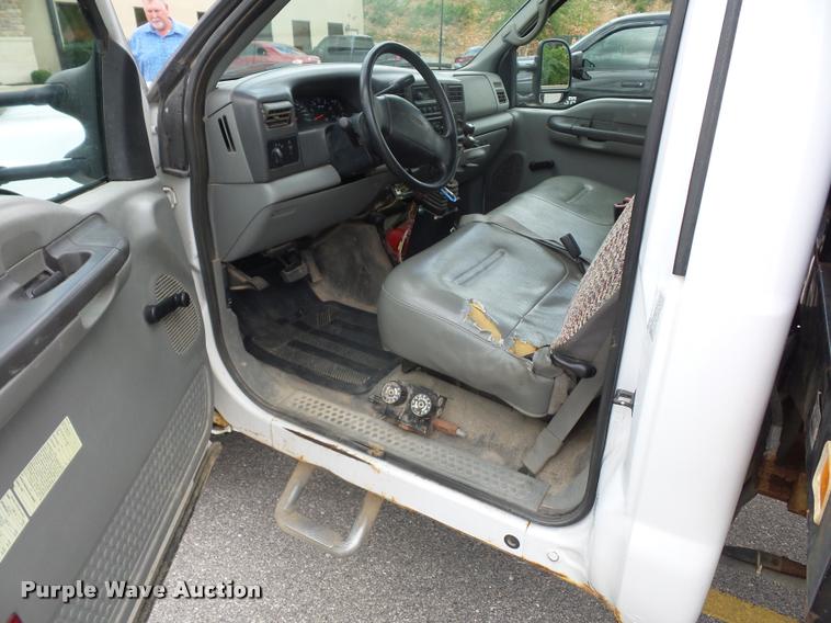 image for item DD9494 2002 Ford F350 Super Duty dump bed pickup truck