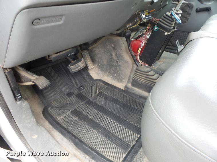 image for item DD9494 2002 Ford F350 Super Duty dump bed pickup truck