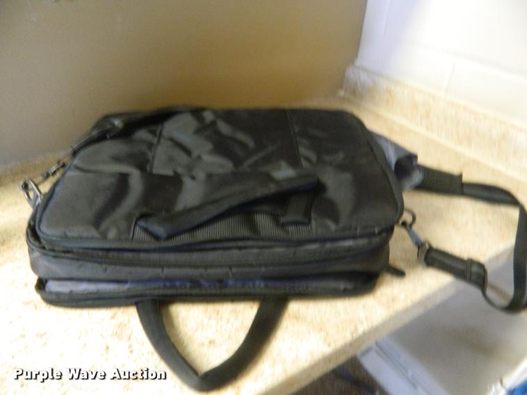 image for item DE9753 Dell Inspiron 1750 laptop