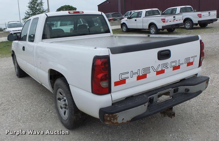 image for item DF9261 2006 Chevrolet Silverado 1500 Ext. Cab pickup truck