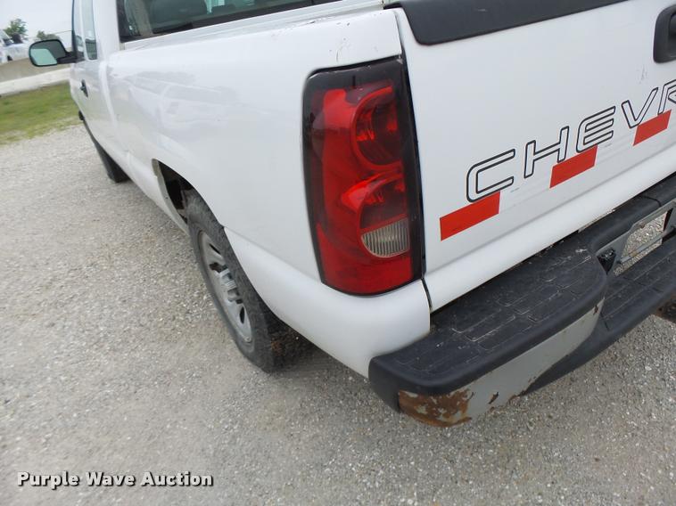 image for item DF9261 2006 Chevrolet Silverado 1500 Ext. Cab pickup truck