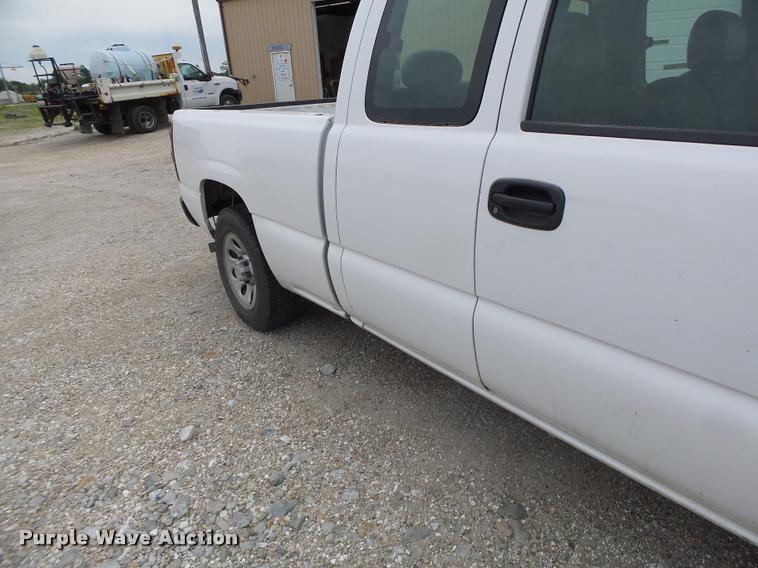 image for item DF9261 2006 Chevrolet Silverado 1500 Ext. Cab pickup truck