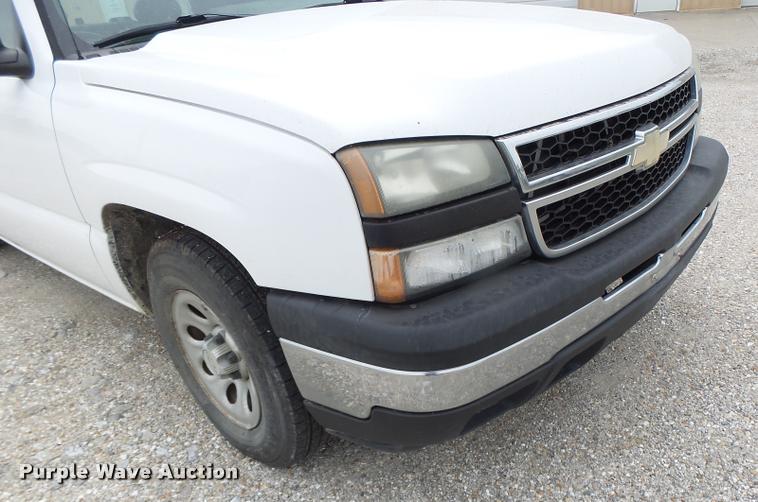 image for item DF9261 2006 Chevrolet Silverado 1500 Ext. Cab pickup truck