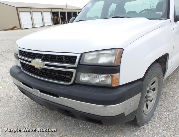 image for item DF9261 2006 Chevrolet Silverado 1500 Ext. Cab pickup truck