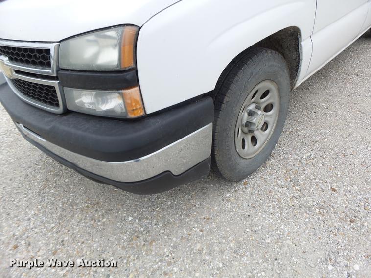 image for item DF9261 2006 Chevrolet Silverado 1500 Ext. Cab pickup truck