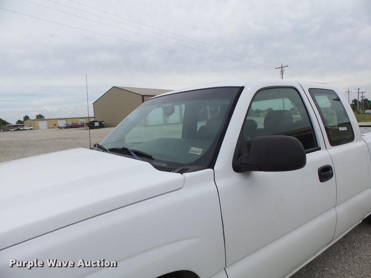 image for item DF9261 2006 Chevrolet Silverado 1500 Ext. Cab pickup truck
