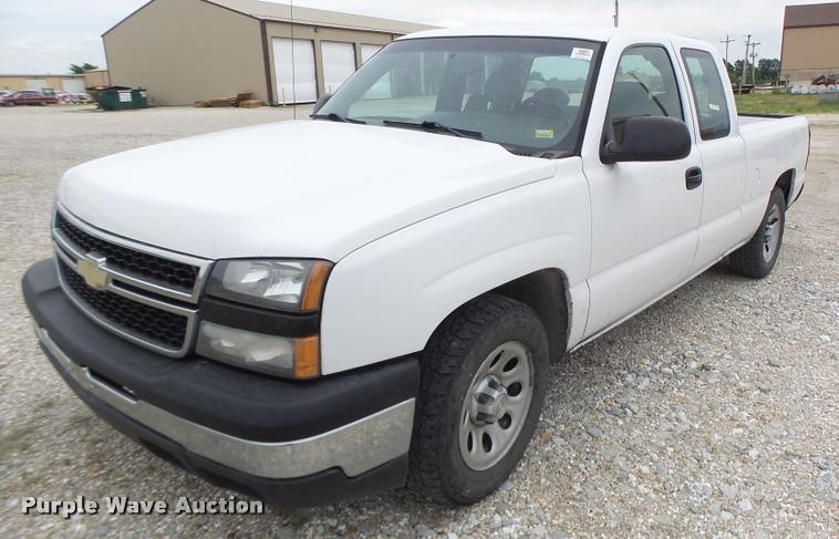 image for item DF9262 2006 Chevrolet Silverado 1500 Ext. Cab pickup truck