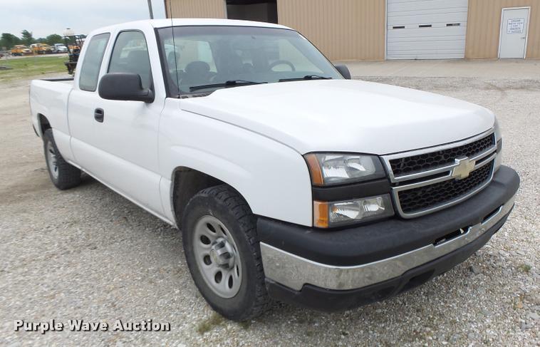 image for item DF9262 2006 Chevrolet Silverado 1500 Ext. Cab pickup truck