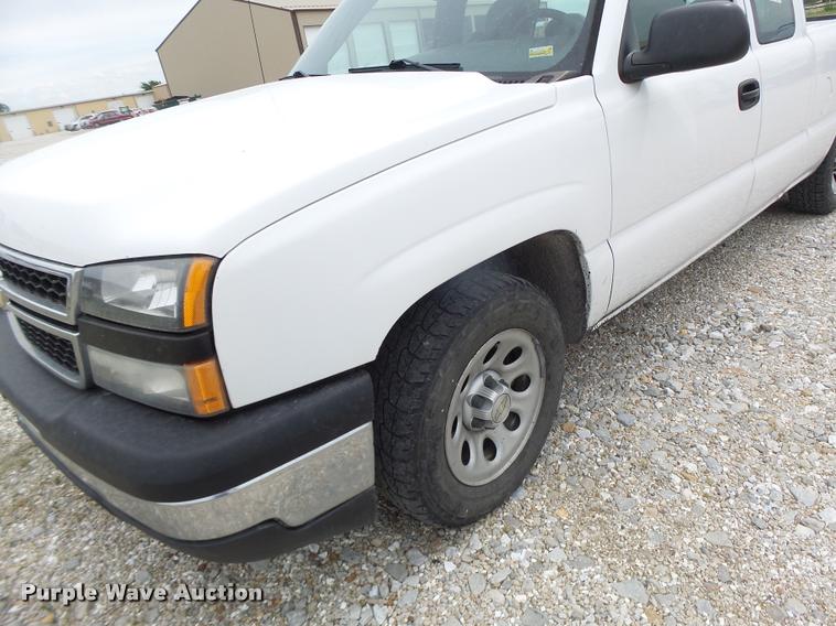 image for item DF9262 2006 Chevrolet Silverado 1500 Ext. Cab pickup truck