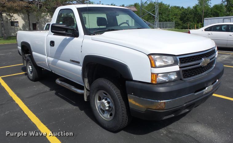 image for item DF9270 2006 Chevrolet Silverado 2500HD pickup truck