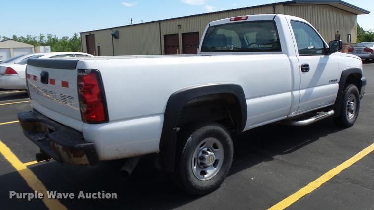 image for item DF9270 2006 Chevrolet Silverado 2500HD pickup truck