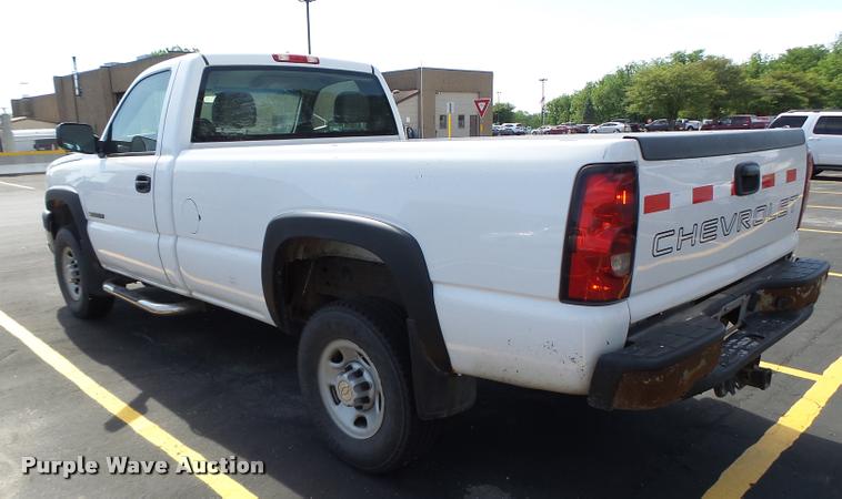 image for item DF9270 2006 Chevrolet Silverado 2500HD pickup truck