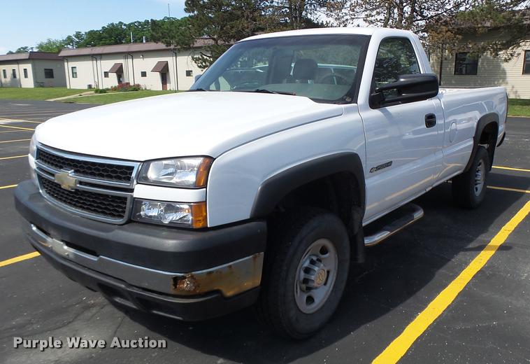 image for item DF9270 2006 Chevrolet Silverado 2500HD pickup truck