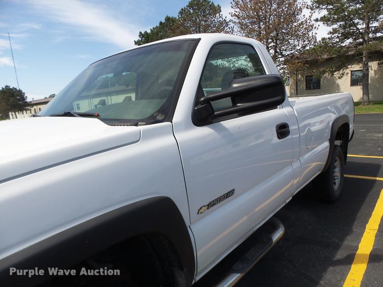 image for item DF9270 2006 Chevrolet Silverado 2500HD pickup truck