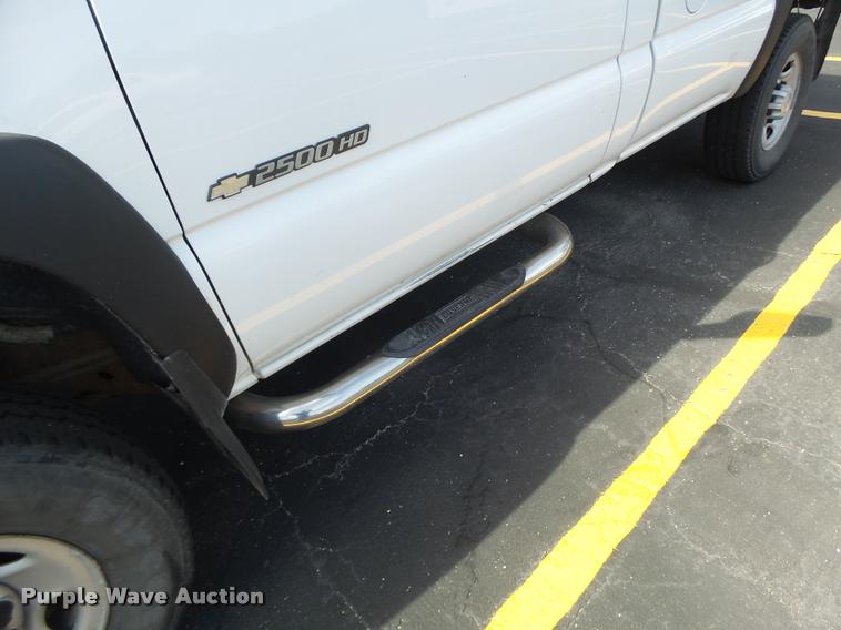image for item DF9270 2006 Chevrolet Silverado 2500HD pickup truck