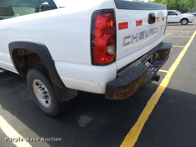 image for item DF9270 2006 Chevrolet Silverado 2500HD pickup truck