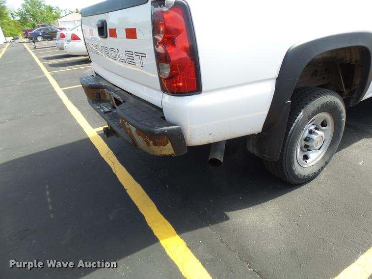 image for item DF9270 2006 Chevrolet Silverado 2500HD pickup truck